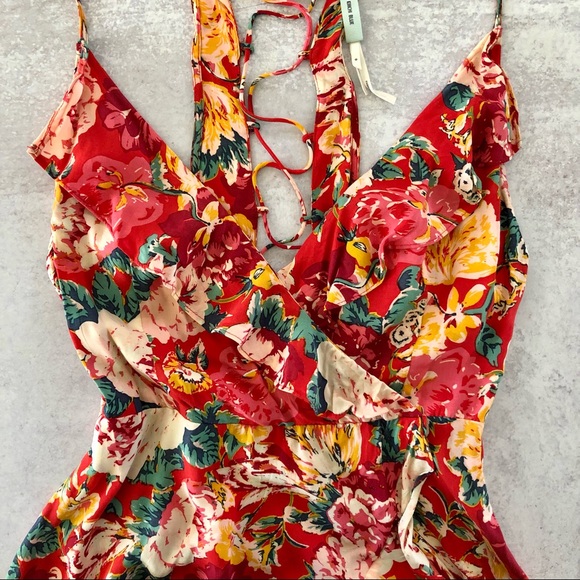 UO Kimchi Blue Sabrina Ruffled Faux Wrap Dress in Red Floral 0 - Picture 3 of 10